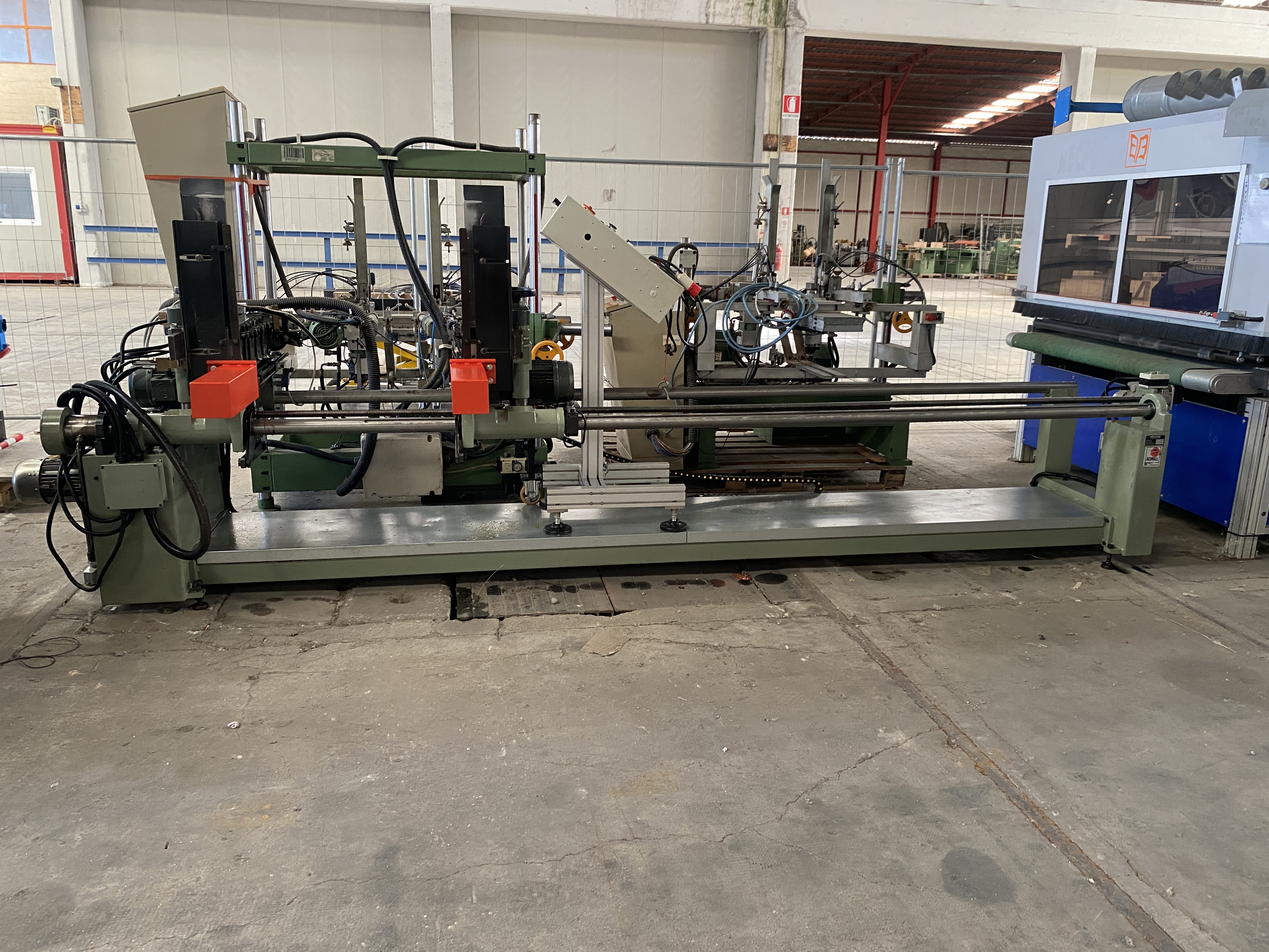 Usato Friulmac Dual Feed Troncatore e Caricatore idraulico per Scorniciatrice, lunghezza max 3500mm