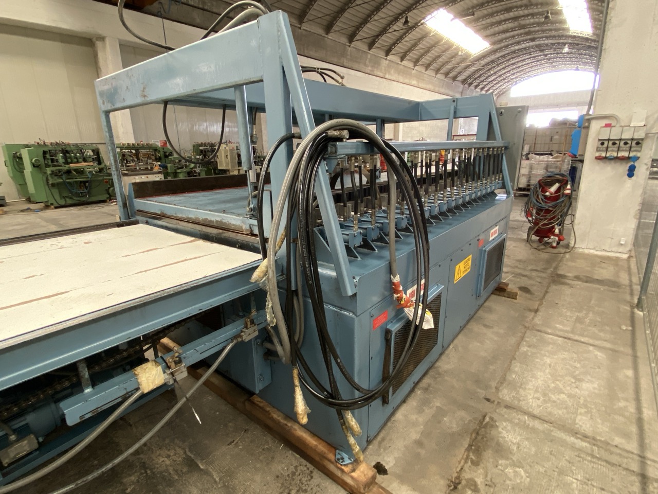 Usato L&L Machinery Inc GLU-ALL Pressa per listellare ad alta frequenza, piano mm. 2700x1300