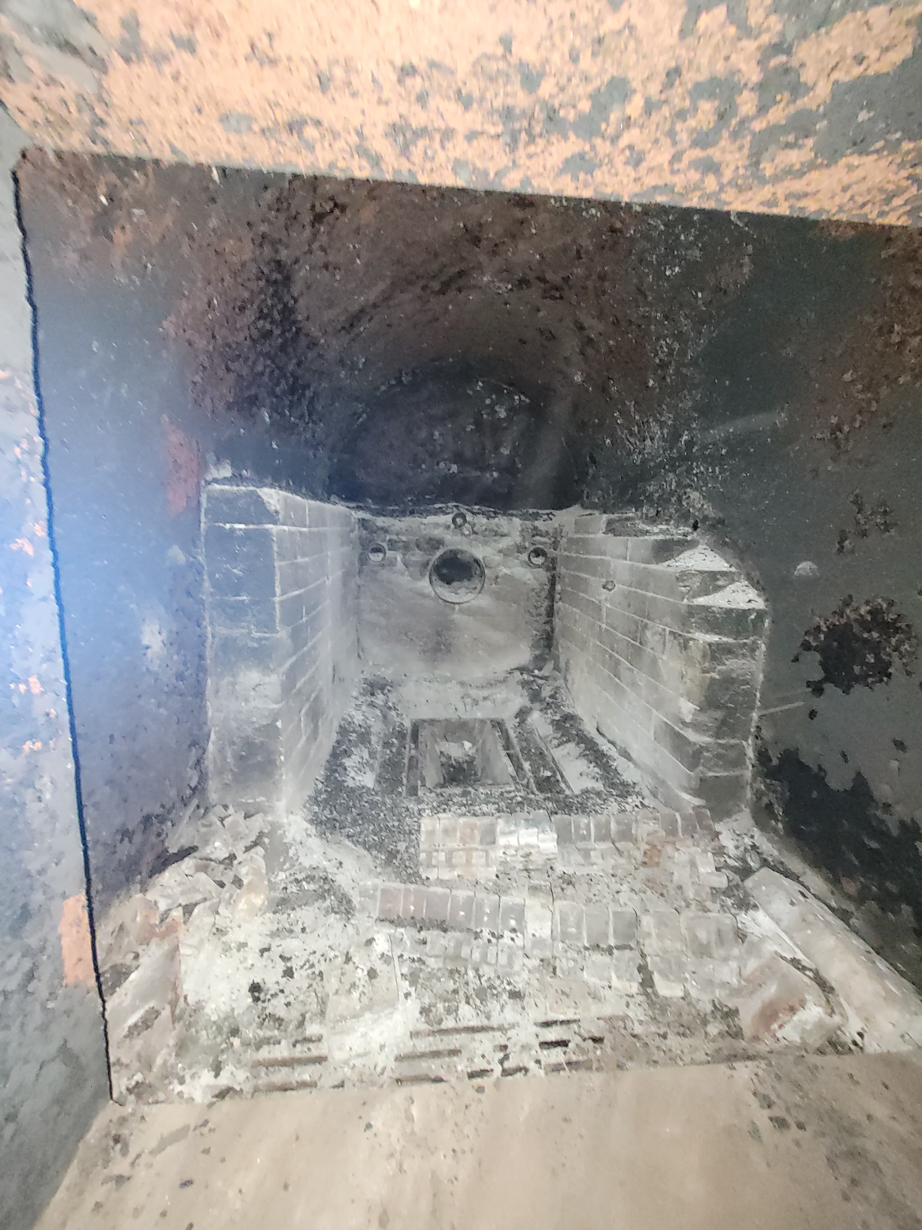 Usato 1996 Uniconfort CMT/F 45 Generatore di acqua calda alimentato a trucioli / legna