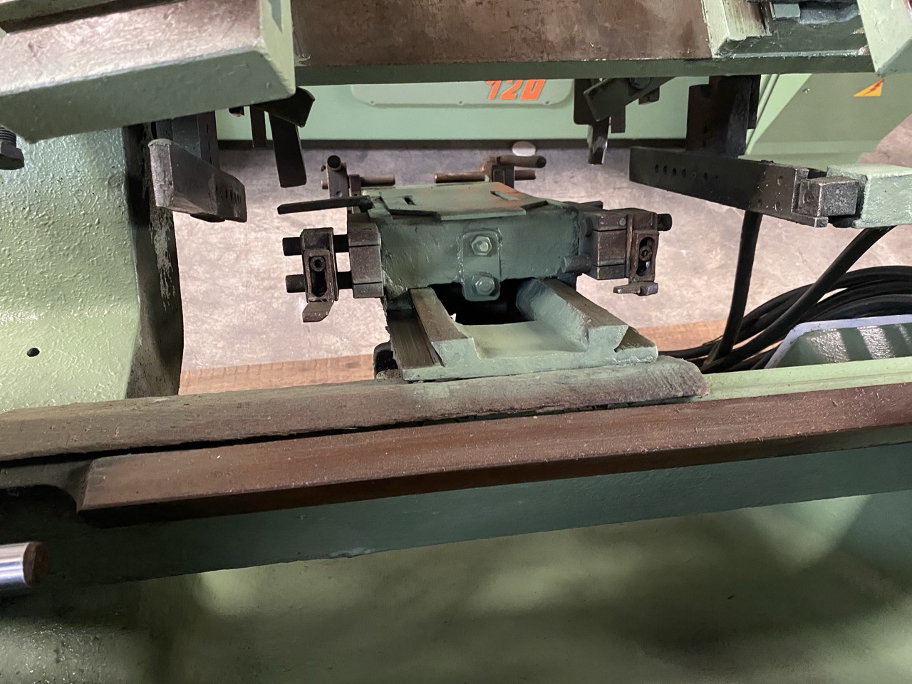 Usato OMA \ 60 \ A Tornio per legno, automatico con caricatore, lunghezza massima dei pezzi mm. 600