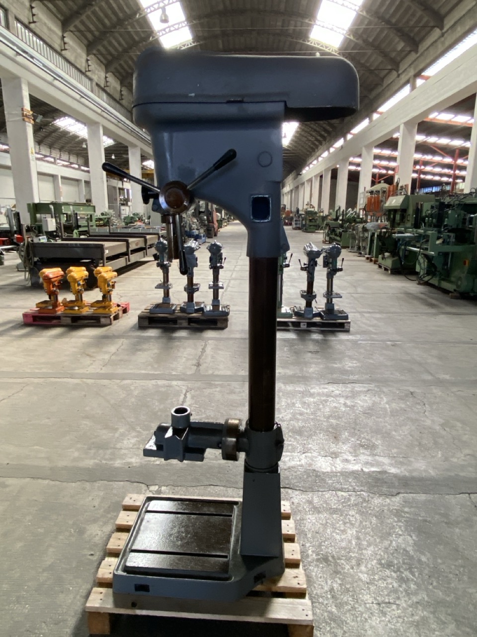 Usato Stock di Trapani a colonna senza motore