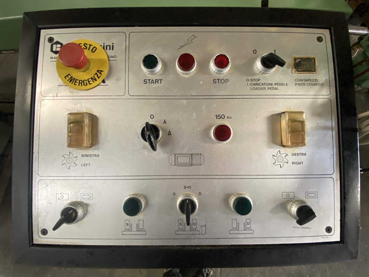 Usato Balestrini Tenonatrice Stondante doppia, automatica con caricatore, completa di gruppo a forare