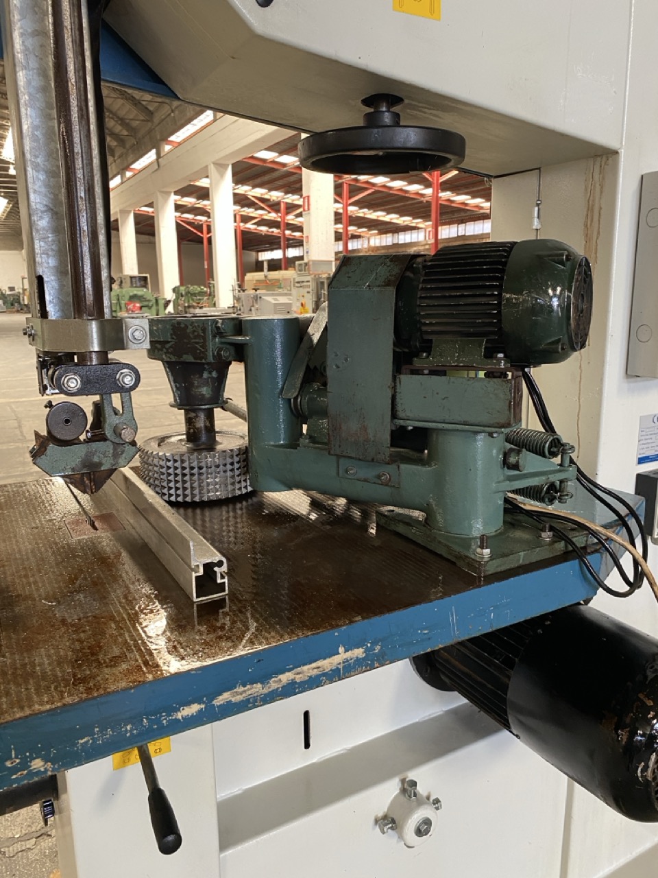 Usato 2000 Cosma 900 marchiata CE, completa di Refendino
