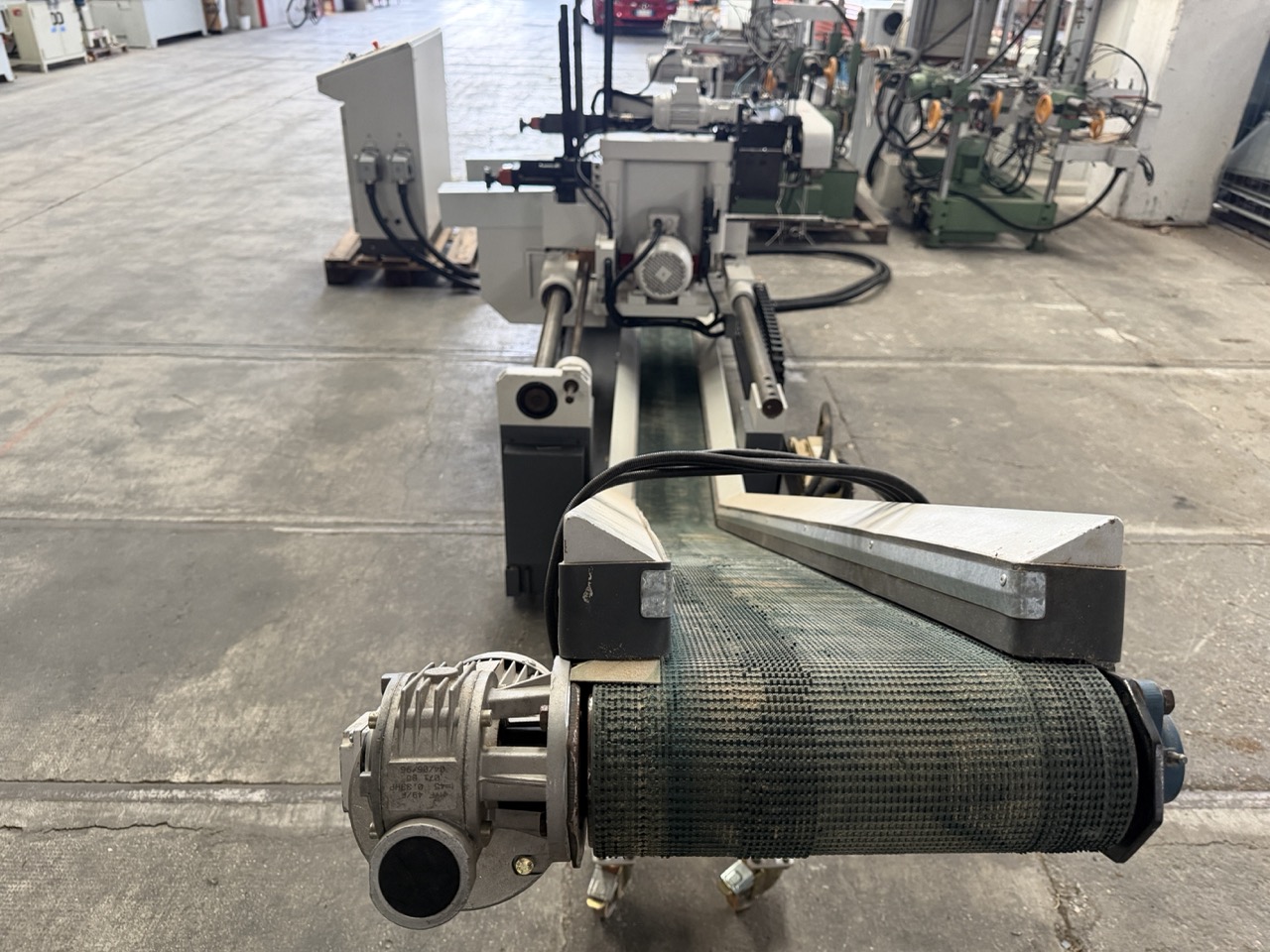 Usato 2002 Friulmac DUALFEED Troncatore - Caricatore per Scorniciatrice idraulico, automatico, con regolazione misure elettronica.