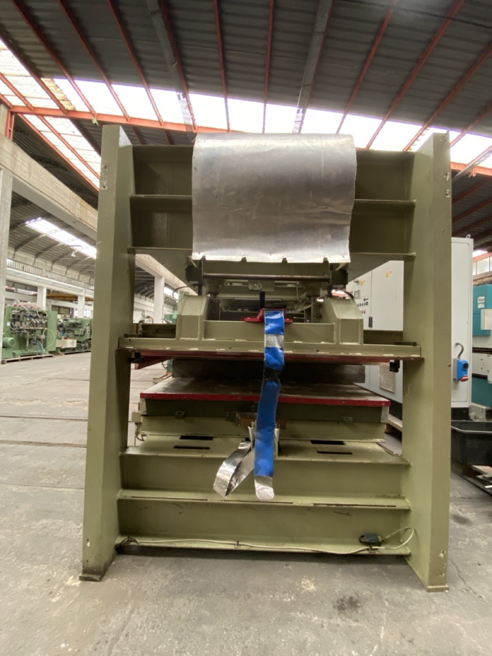 Usato 1996 Pressa Orma modello PFS/5, piano da mm. 3000x1500, usata