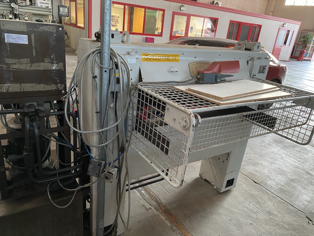 Usato Ruckle AS10 Trancia per impiallacciato