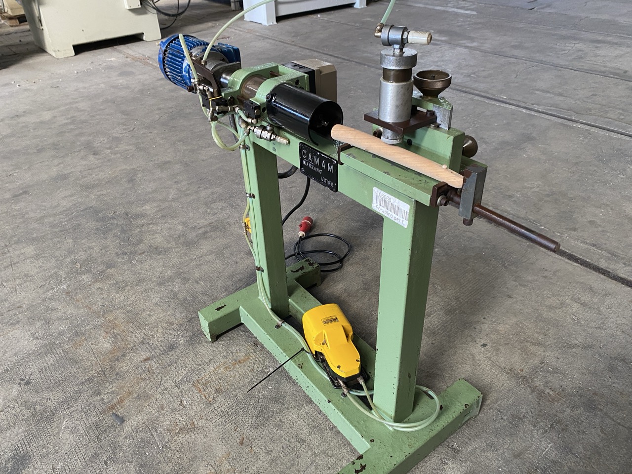 Usato Foratrice regolabile per teste di elementi