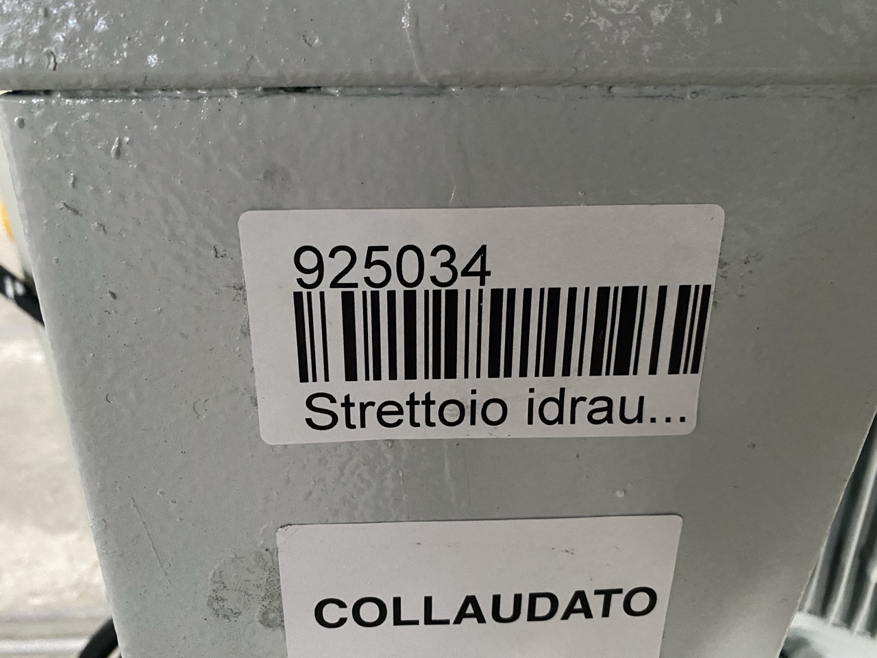 Usato Strettoio idraulico orizzontale, spazio di lavoro cm. 80x43