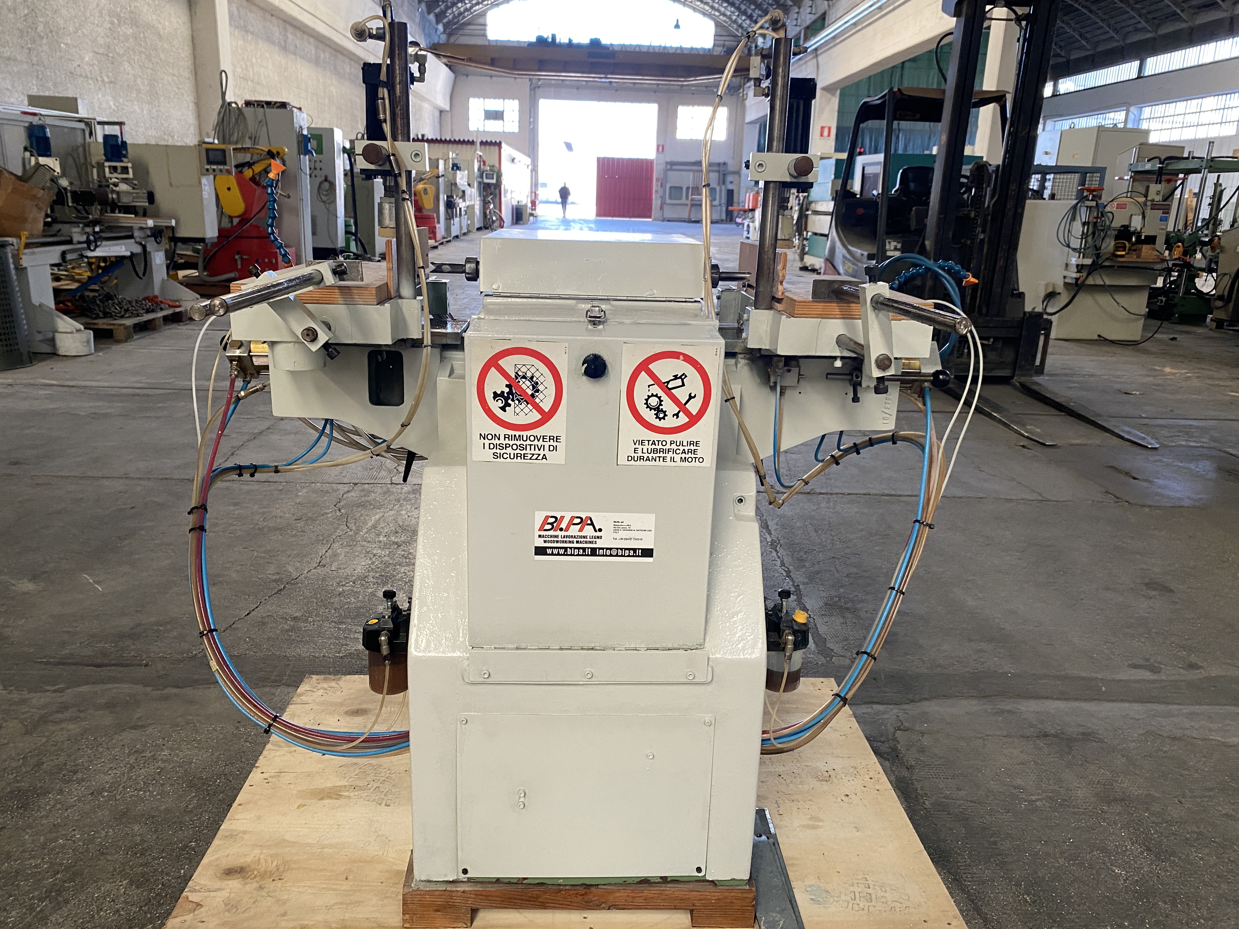 Usato 1995 Bacci MOD Mortasatrice a 2 banchi e 2 punte