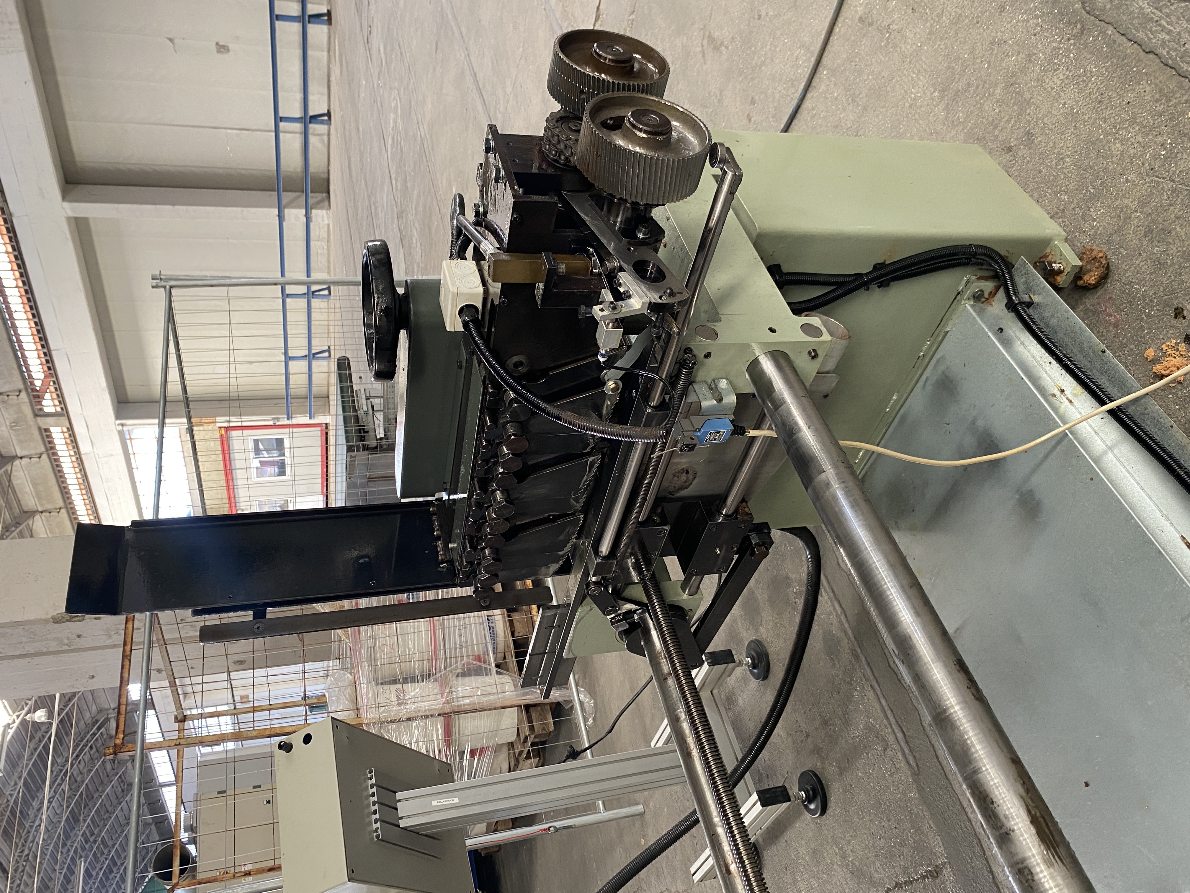 Usato Friulmac Dual Feed Troncatore e Caricatore idraulico per Scorniciatrice, lunghezza max 3500mm