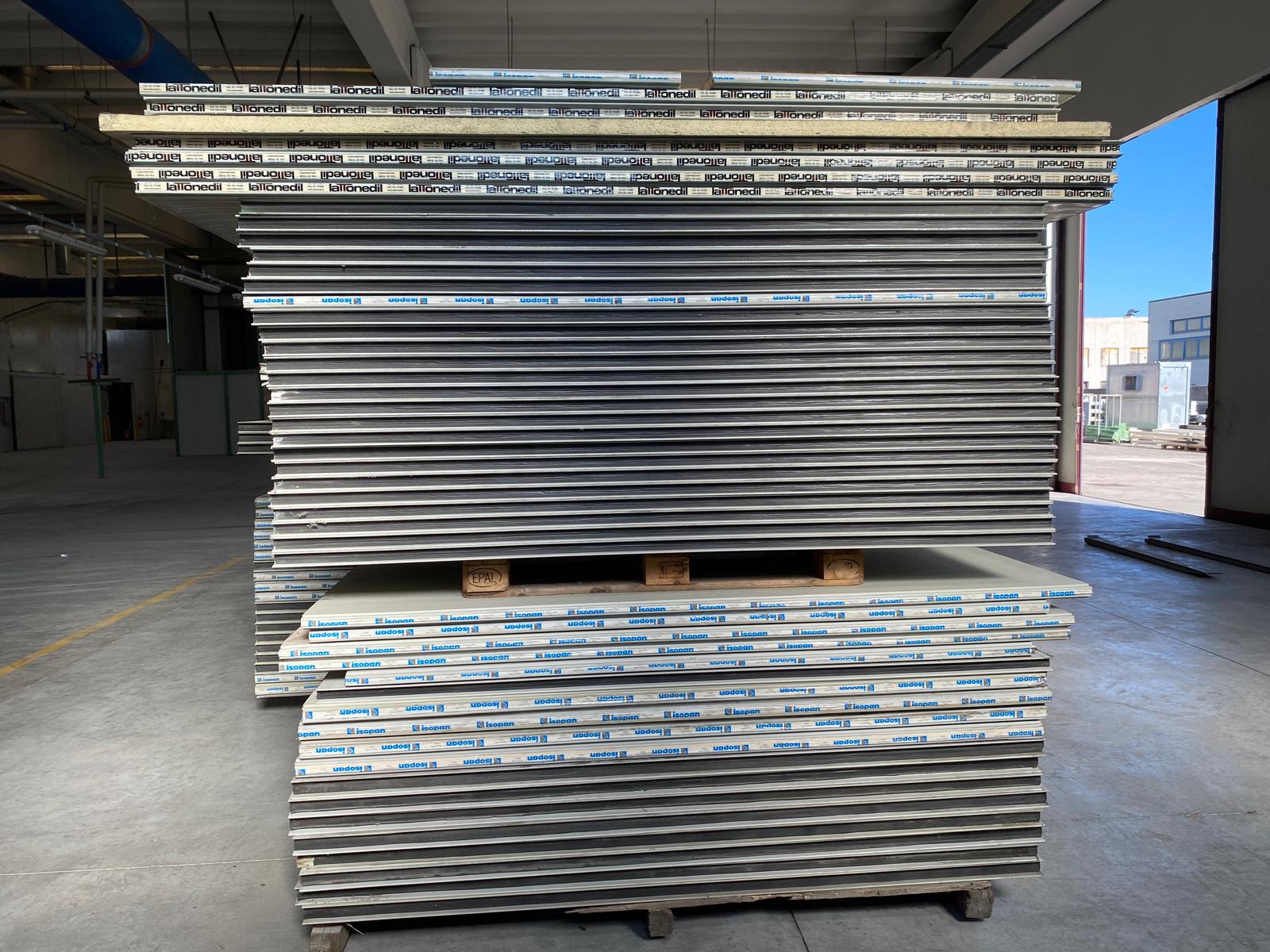 Usato Pannelli coibentati a stock, prezzo per mq.