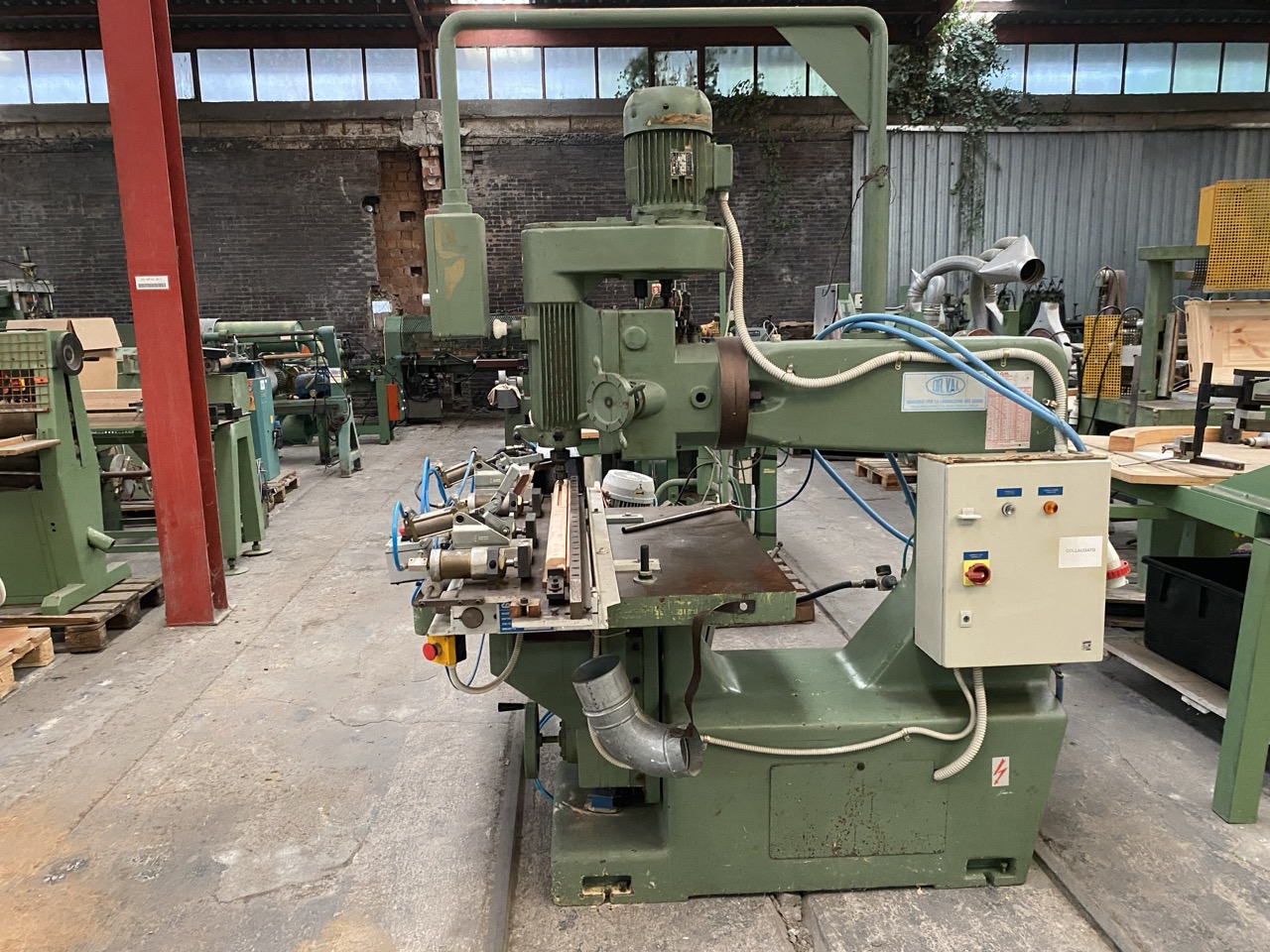 Usato Pantografo idraulico per fresatura gambe di lettino per bambini o elementi simili