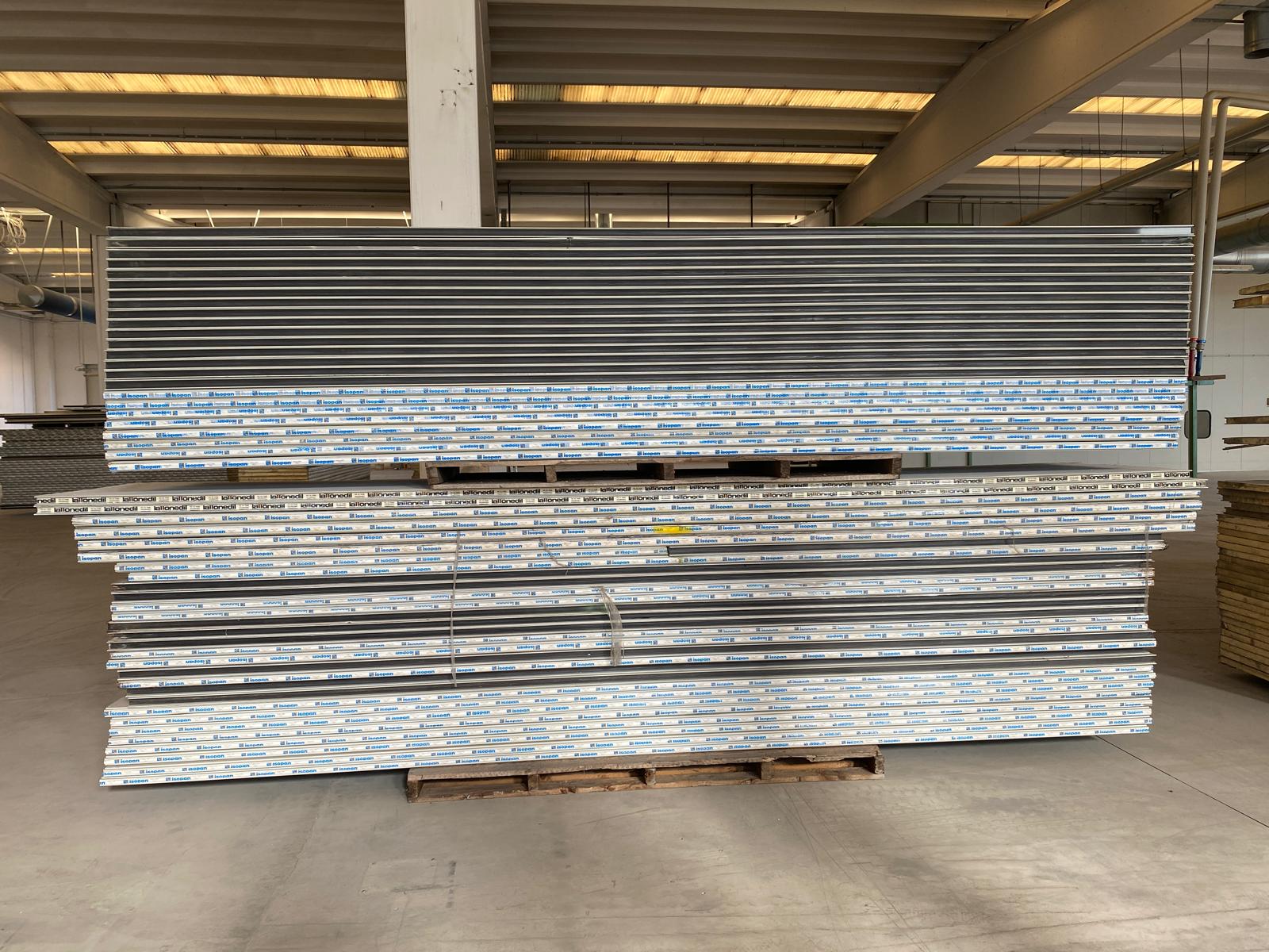 Usato Pannelli coibentati a stock, prezzo per mq.