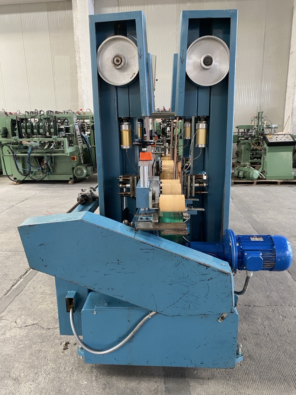 Usato Levigatrice laterale a 2 nastri verticali, per pezzi dritti o sagomati