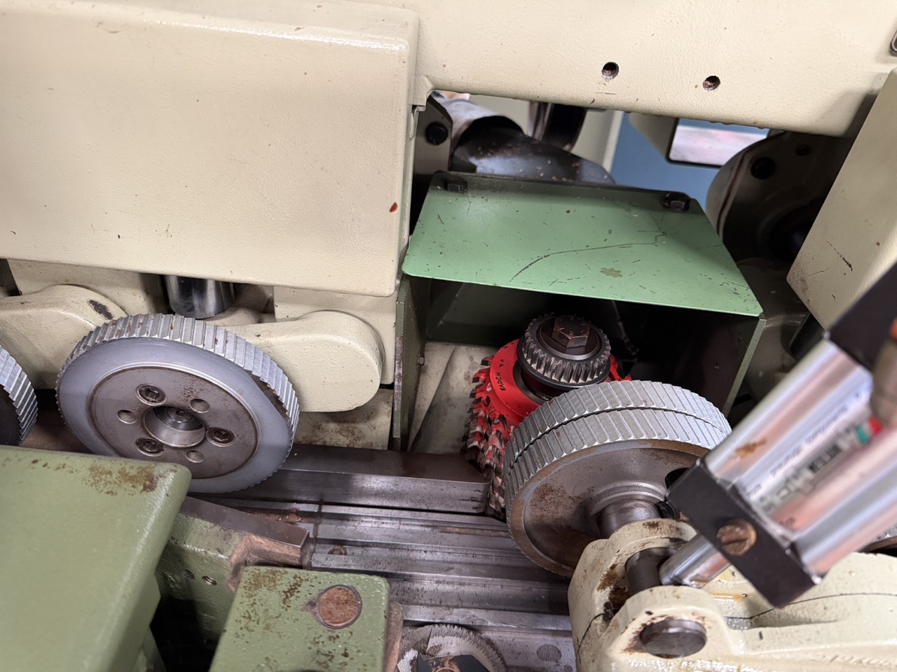 Usato 1995 SCM Superset 23 Plus Scorniciatrice marchiata CE, a 6 alberi + 1 universale, banco da mm. 230 con piano rigato.