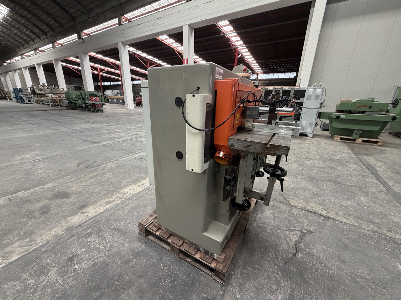 Usato 1996 Balestrini PICO Tenonatrice Stondante automatica a 1 testa e 2 banchi