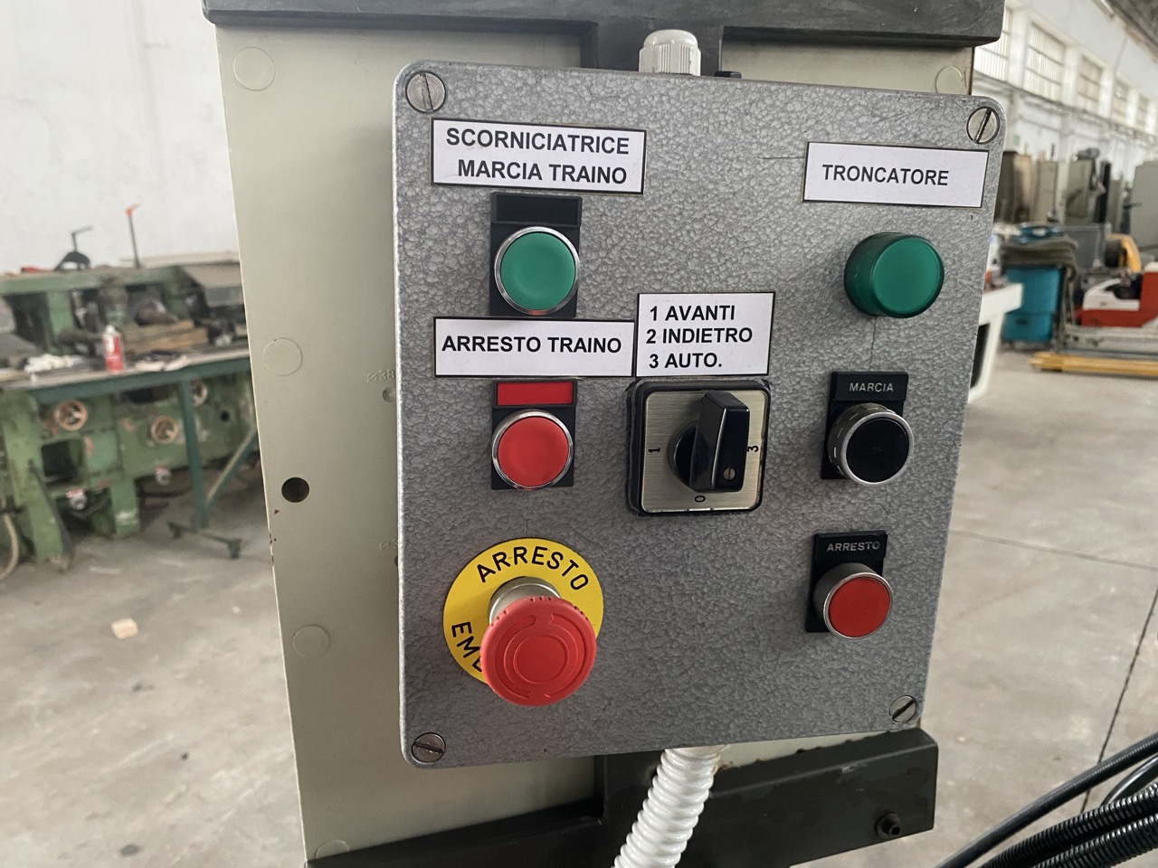 Ricondizionato Troncatore caricatore per scorniciatrice, marca Friulmac,modello FN3, usato, collaudato