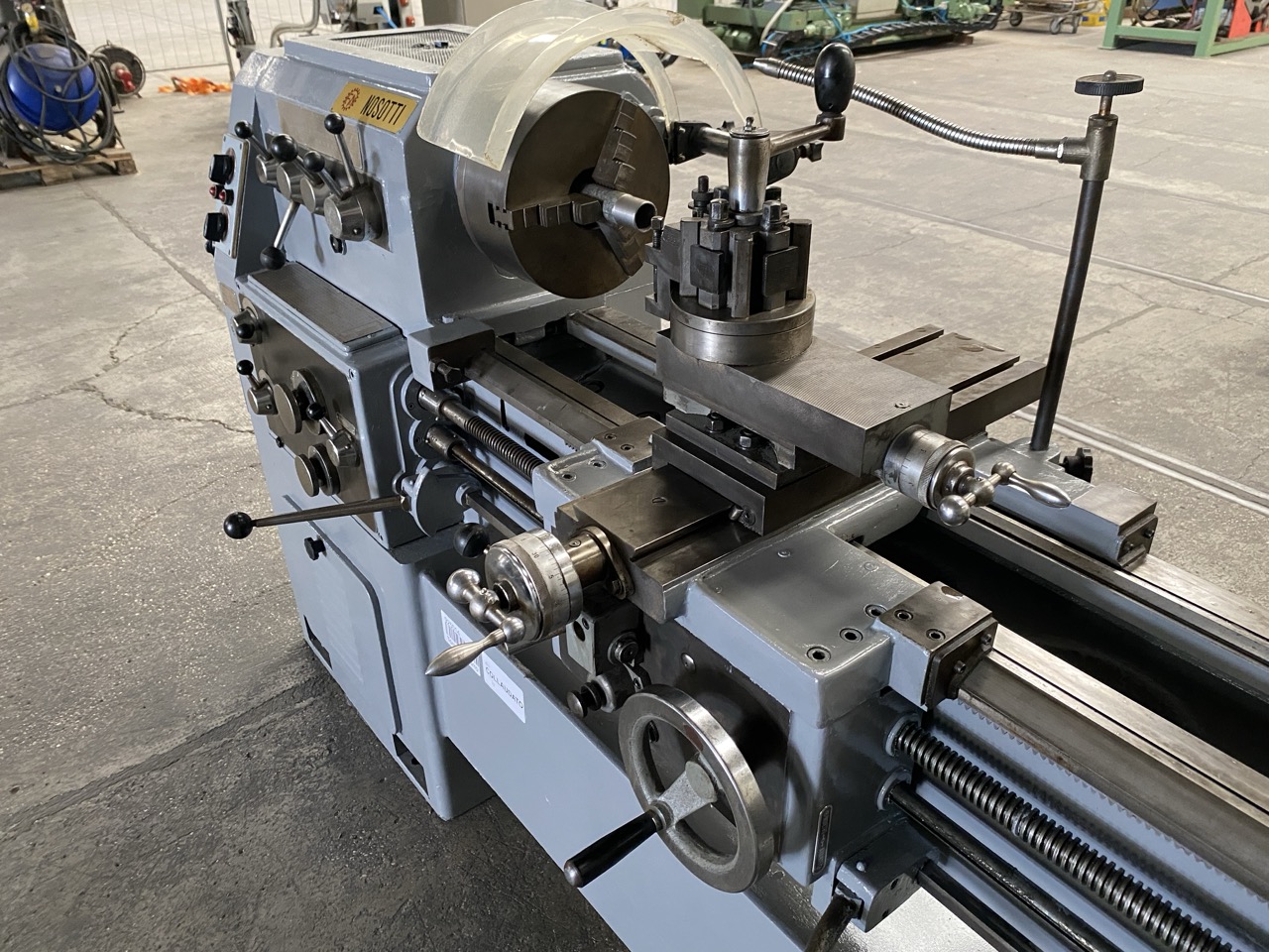Ricondizionato Nosotti T200/1500 Tornio usato lavorazione ferro completo di accessori