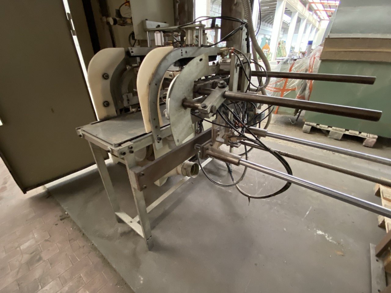 Usato Levigatrice verticale con caricatore, automatica