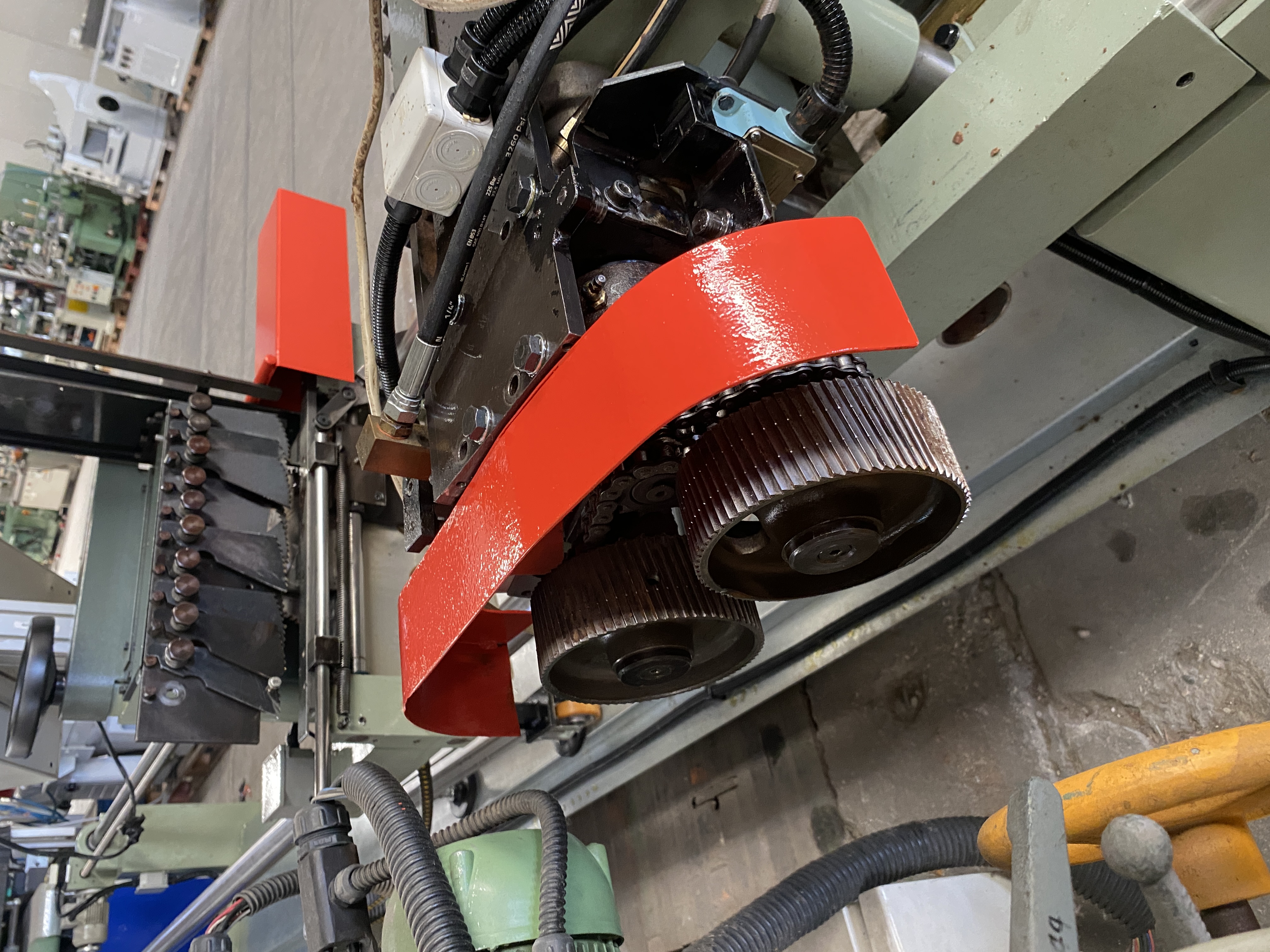 Usato Friulmac Dual Feed Troncatore e Caricatore idraulico per Scorniciatrice, lunghezza max 3500mm
