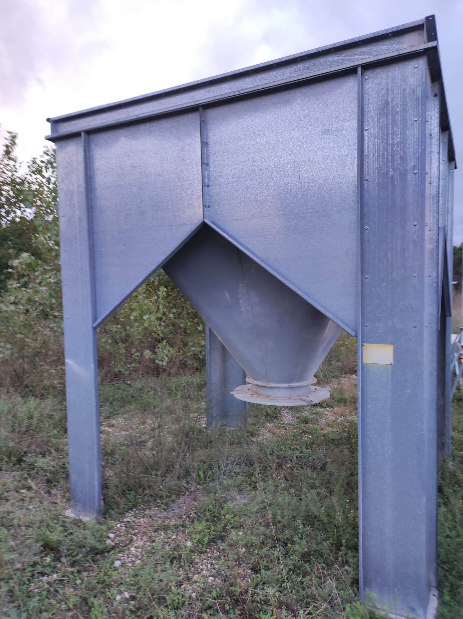 Usato Sottostazione filtrante per polveri di carteggio, marca CM, modello AIRJET 36 Cartucce