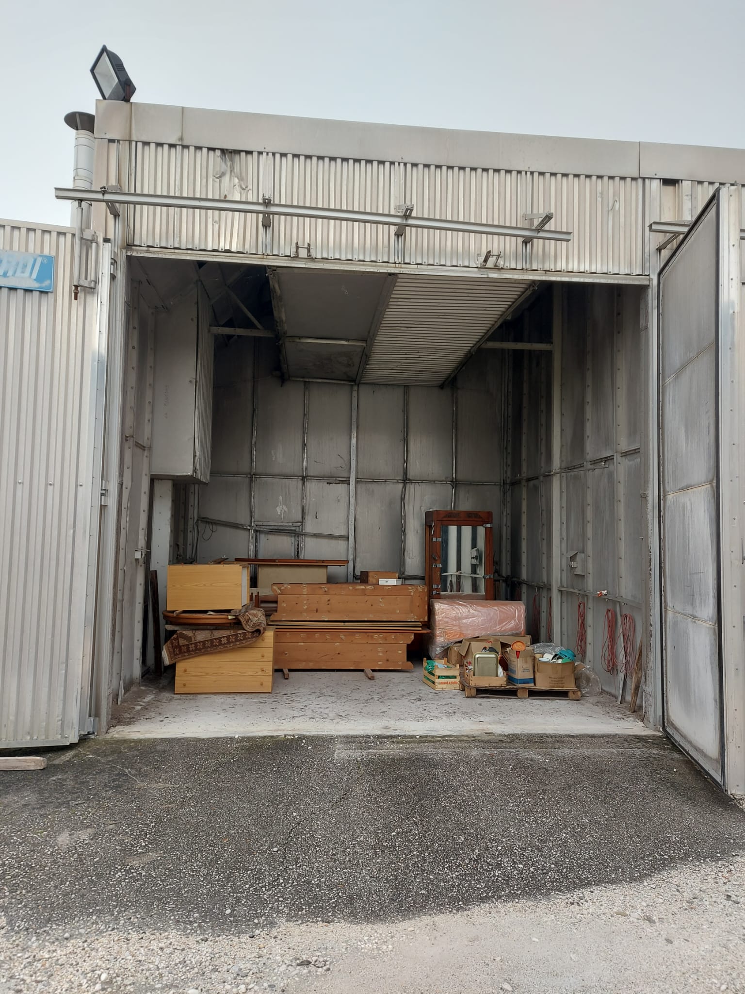 Usato Nardi Nr. 2 Forni di essiccazione da 65 mc (volume interno) cadauno. Alimentazione a Gas Metano.