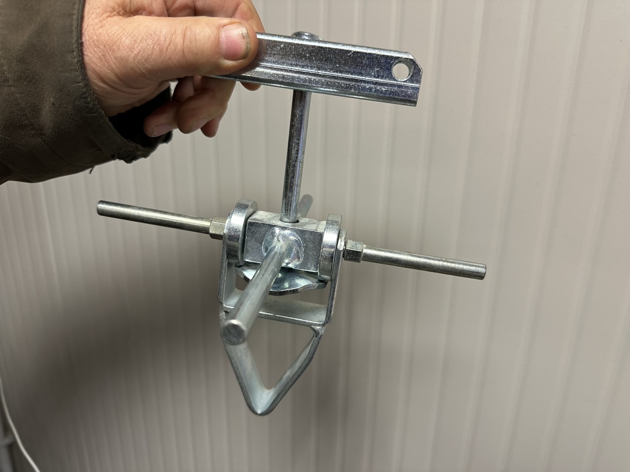 Usato 1999 CM System D8 Trasportatore aereo (catena di verniciatura) per la movimentazione di sedie o prodotti simili, tinti su ganci. Metri lineari 600