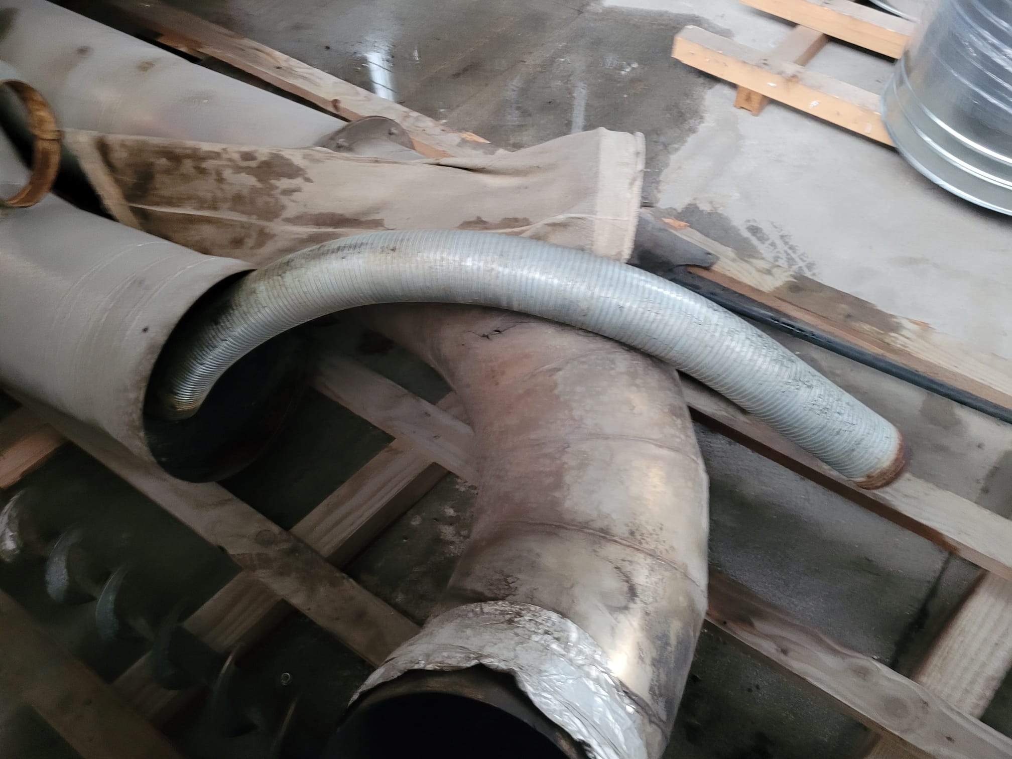 Usato 1996 Uniconfort CMT/F 45 Generatore di acqua calda alimentato a trucioli / legna