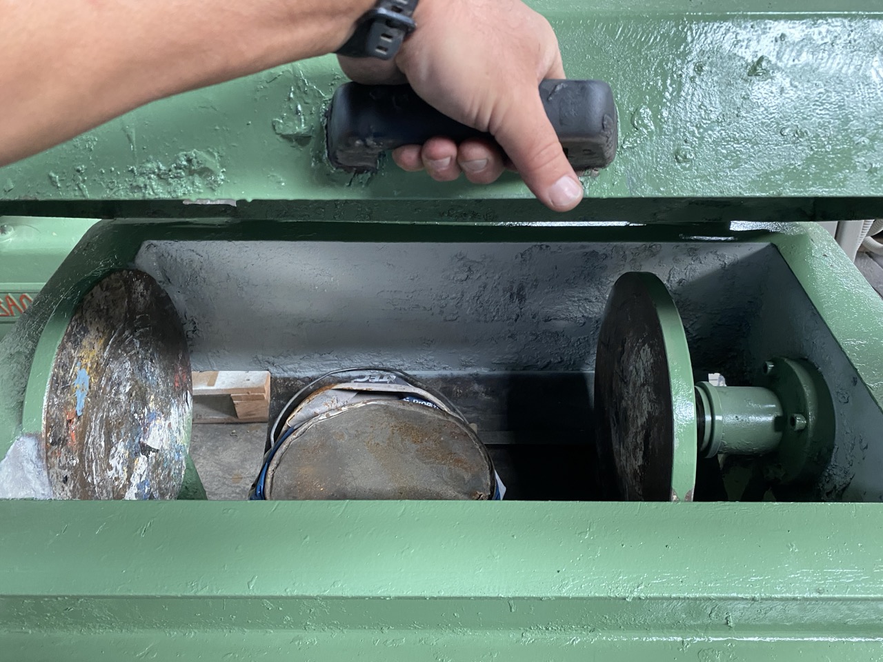 Usato Schiacciabidoni idraulico orizzontale