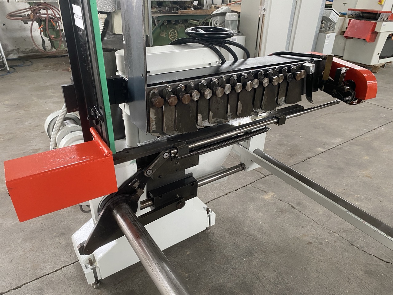 Ricondizionato Troncatore caricatore per scorniciatrice, marca Friulmac,modello FN3, usato, collaudato