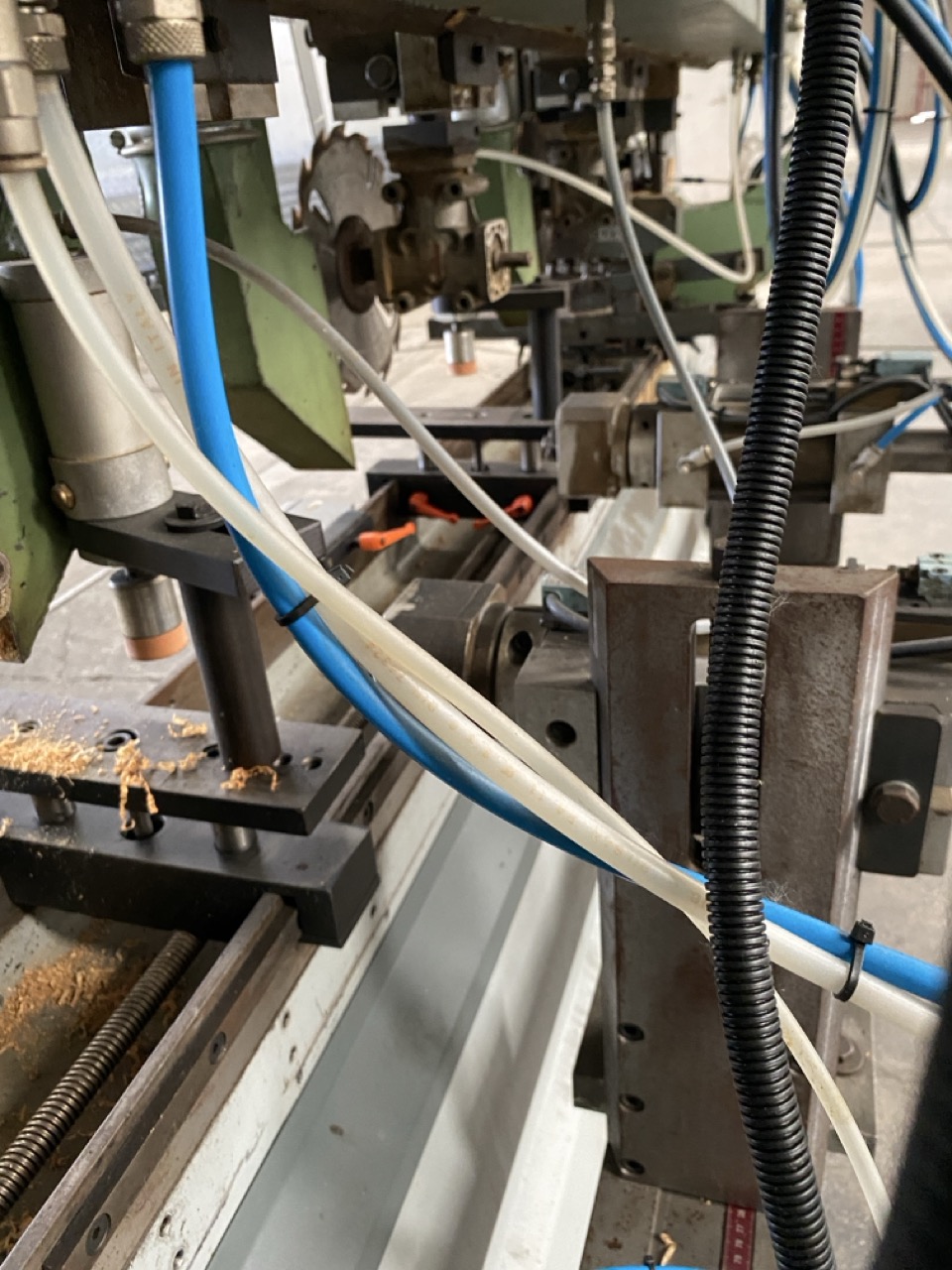 Usato Comec Foratrice Fresatrice Comec per fianchi di letto o simili