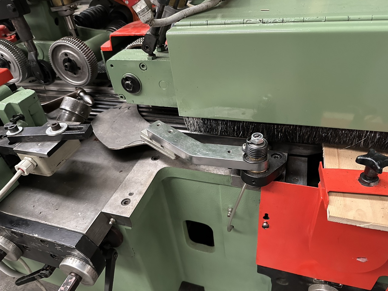 Ricondizionato Weinig UNI 22 A Unimat 22 Scorniciatrice a 6 alberi con albero sinistro automatico