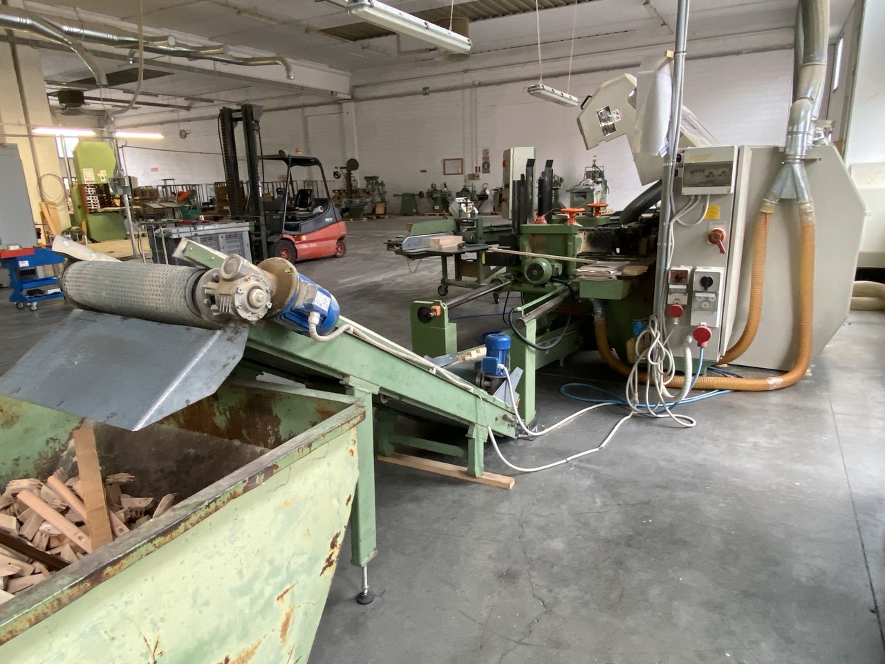 Usato Impianto completo 1994 Weinig U23 + Friulmac FN3 + giostra convogliatrice + nastro di ritorno + accessori