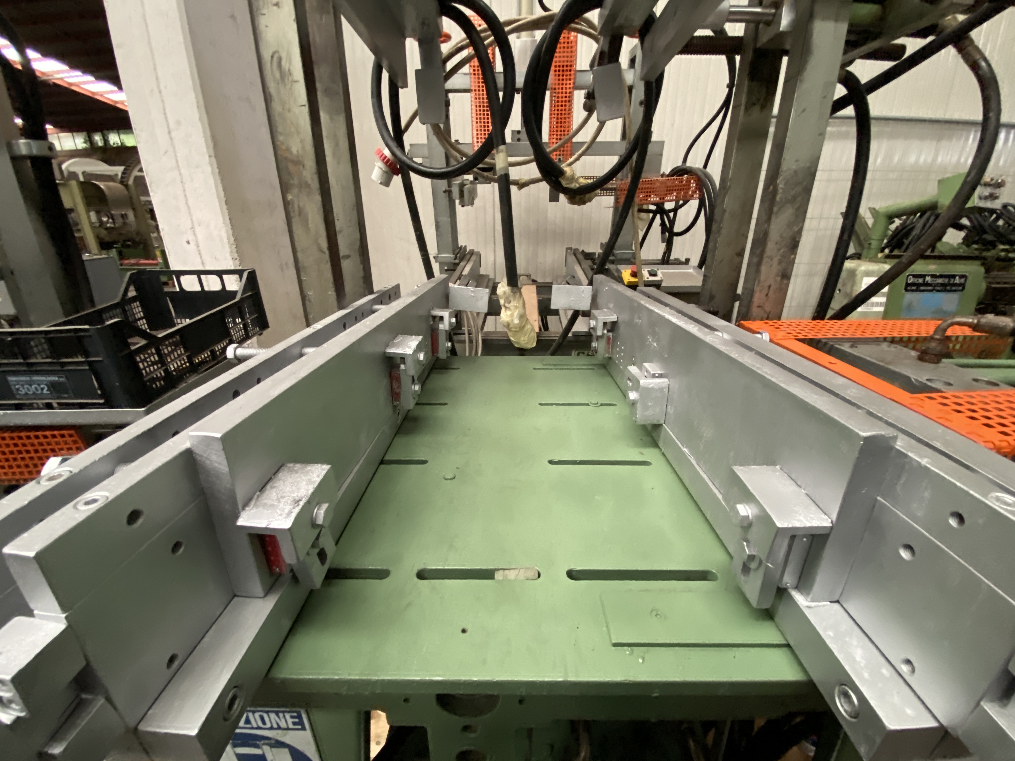 Usato Camam SI/PM Strettoio premontaggio idraulico per l'assemblaggio di sedie in legno