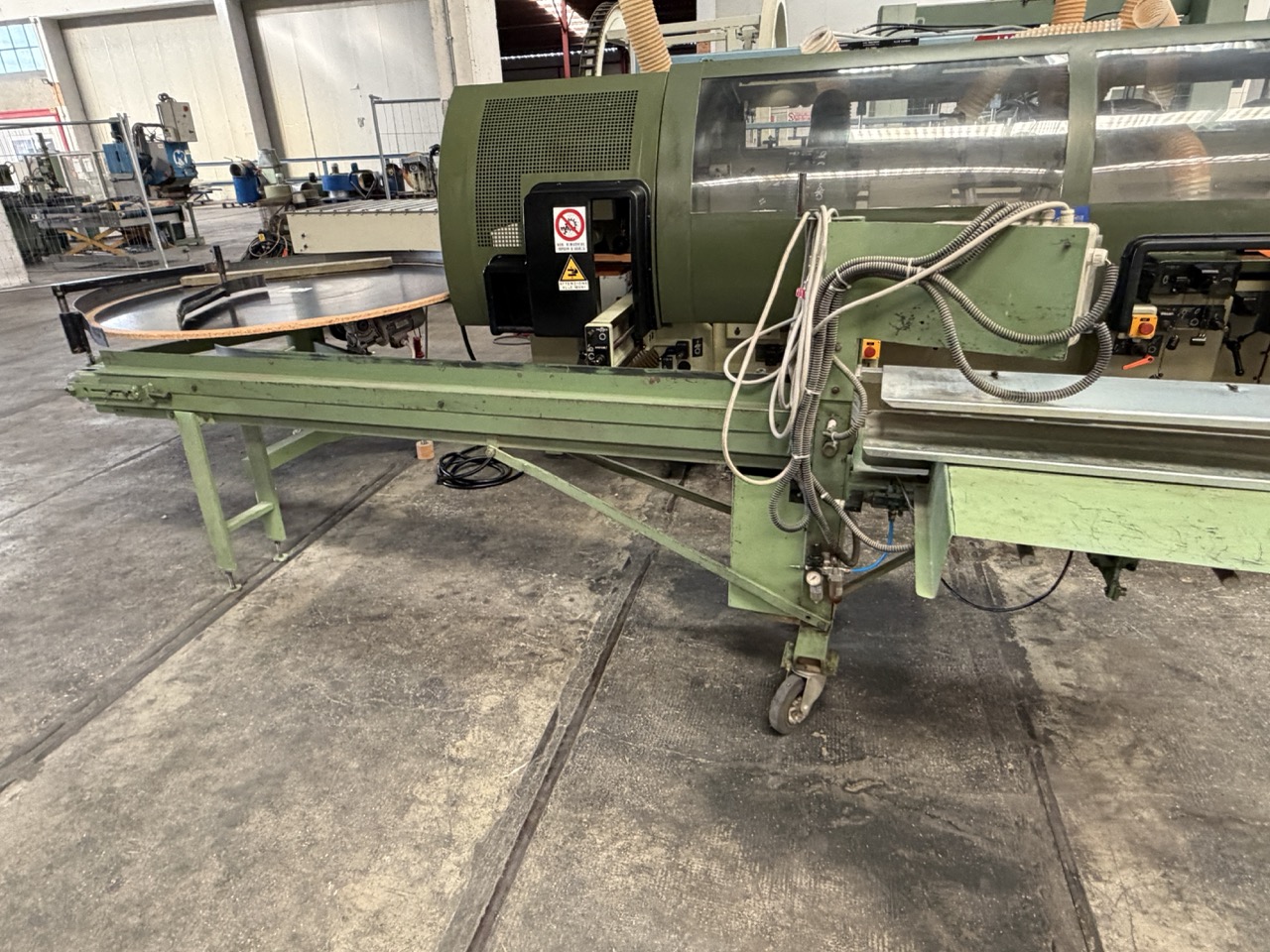 Usato 1995 SCM Superset 23 Plus Scorniciatrice marchiata CE, a 6 alberi, banco da mm. 230 con piano rigato.