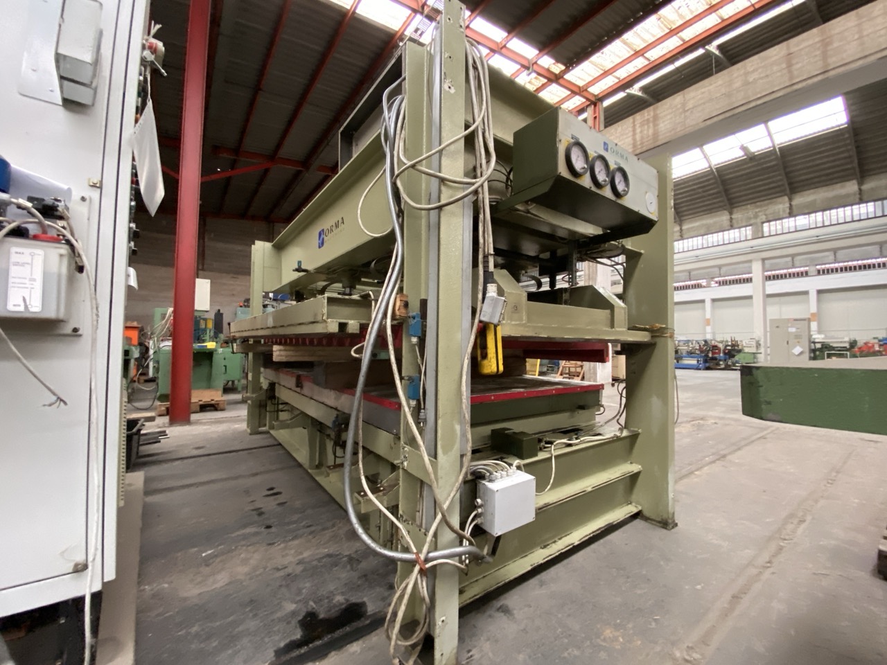 Usato 1996 Pressa Orma modello PFS/5, piano da mm. 3000x1500, usata