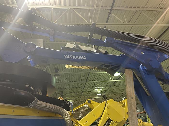 Used MOTOMAN MPL800 4 AXIS PALLETIZING ROBOT NEW 2015 DX100 800KG X 3.159 METER REACH