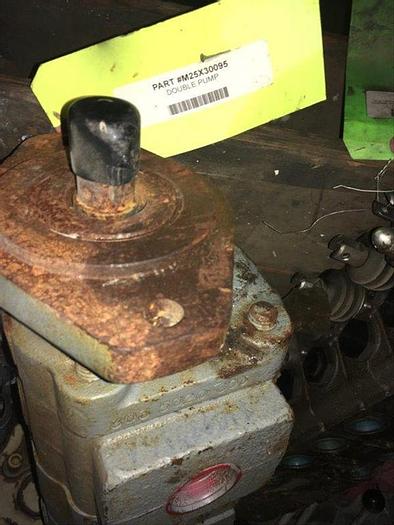 Used Commercial HYDRAULIC PUMP - M25X30095