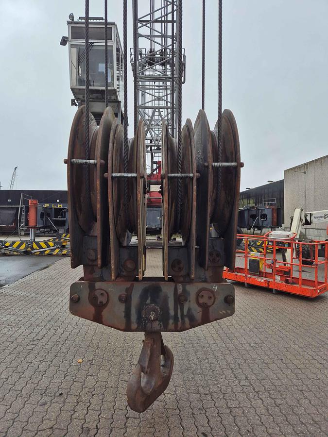 Used Harbor mobile crane