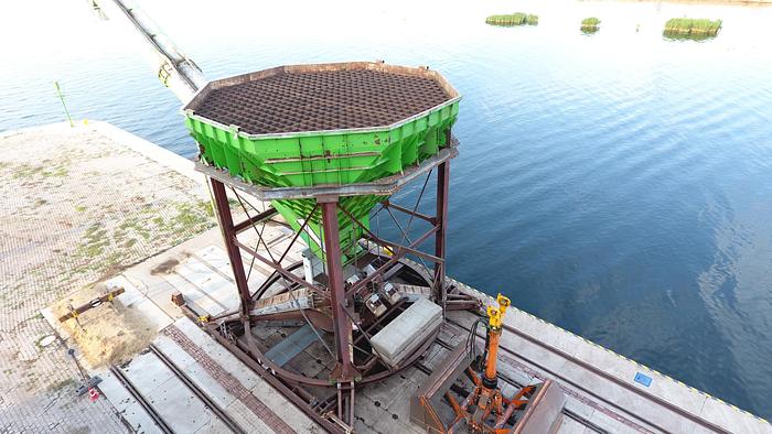 Used Hopper with lifting screw conveyors