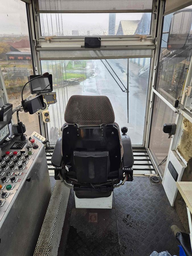 Used Harbor mobile crane