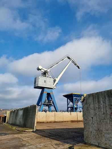 Used 1981 Aarhus Maskinfabrik double jib portal crane