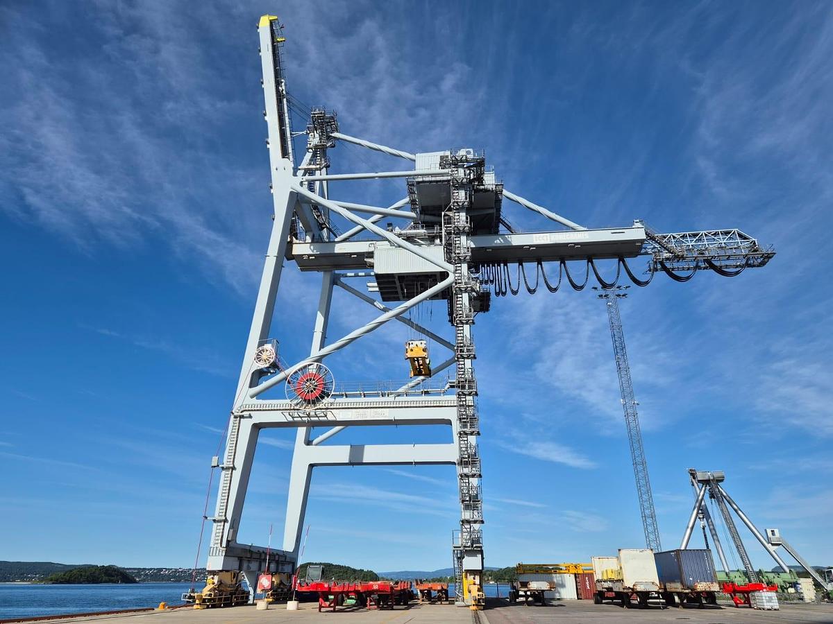 Ship-to-Shore cranes