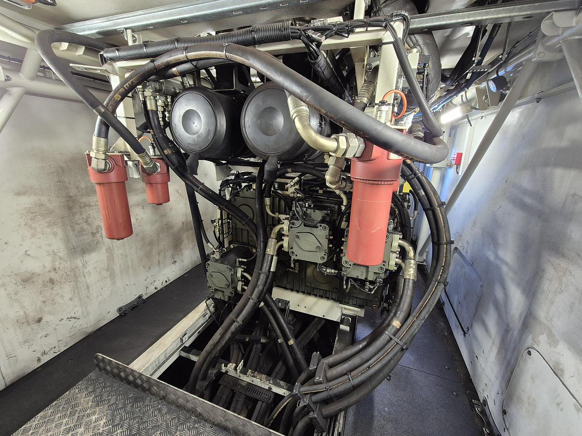 Used Liebherr LHM550