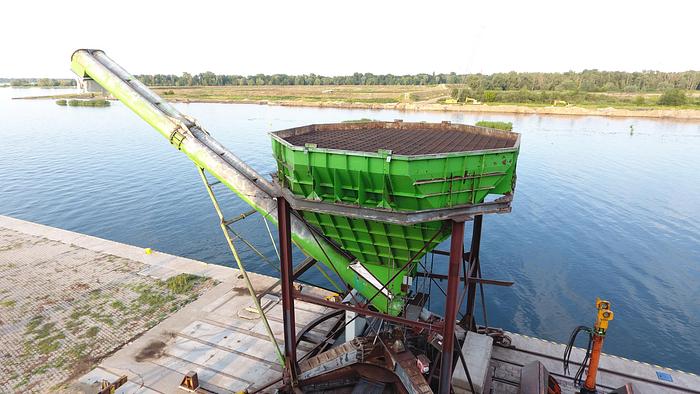 Used Hopper with lifting screw conveyors