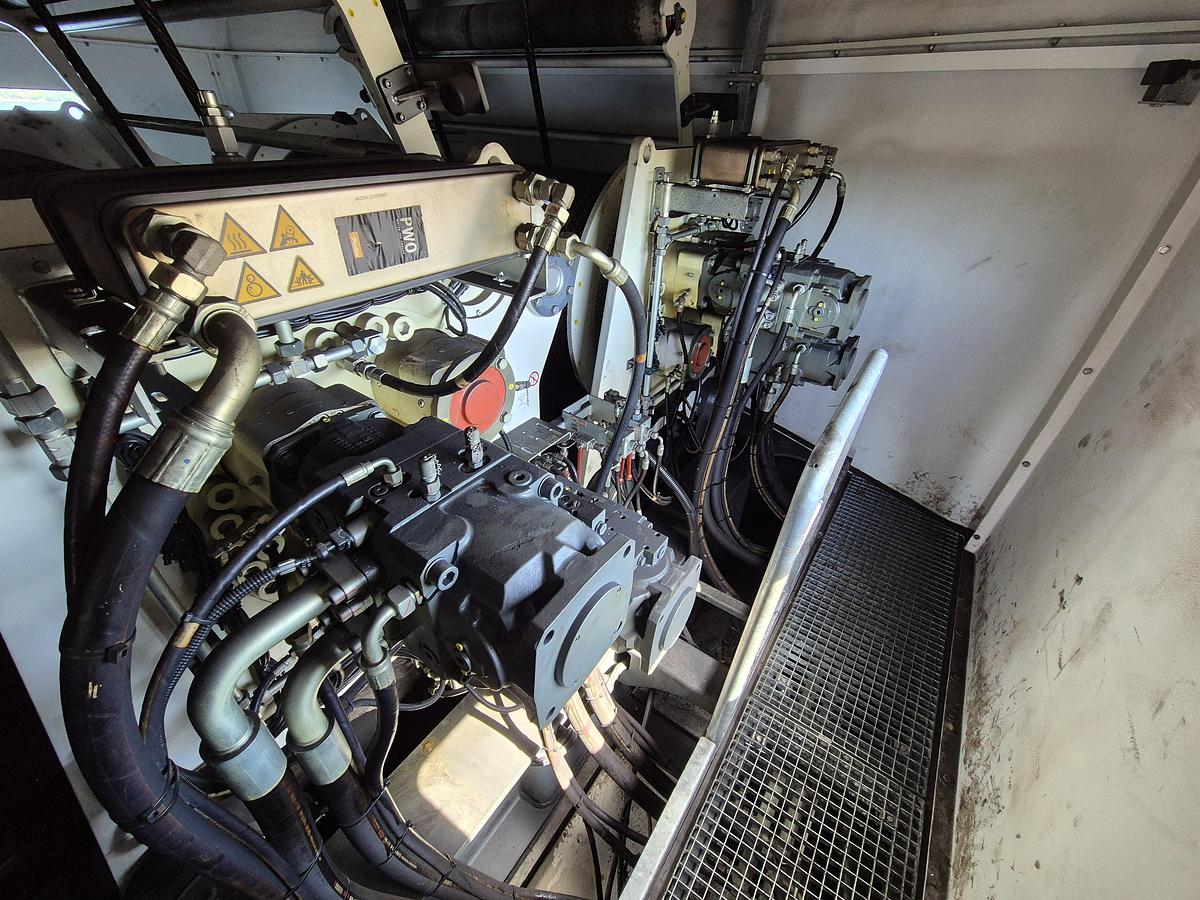 Used Liebherr LHM550