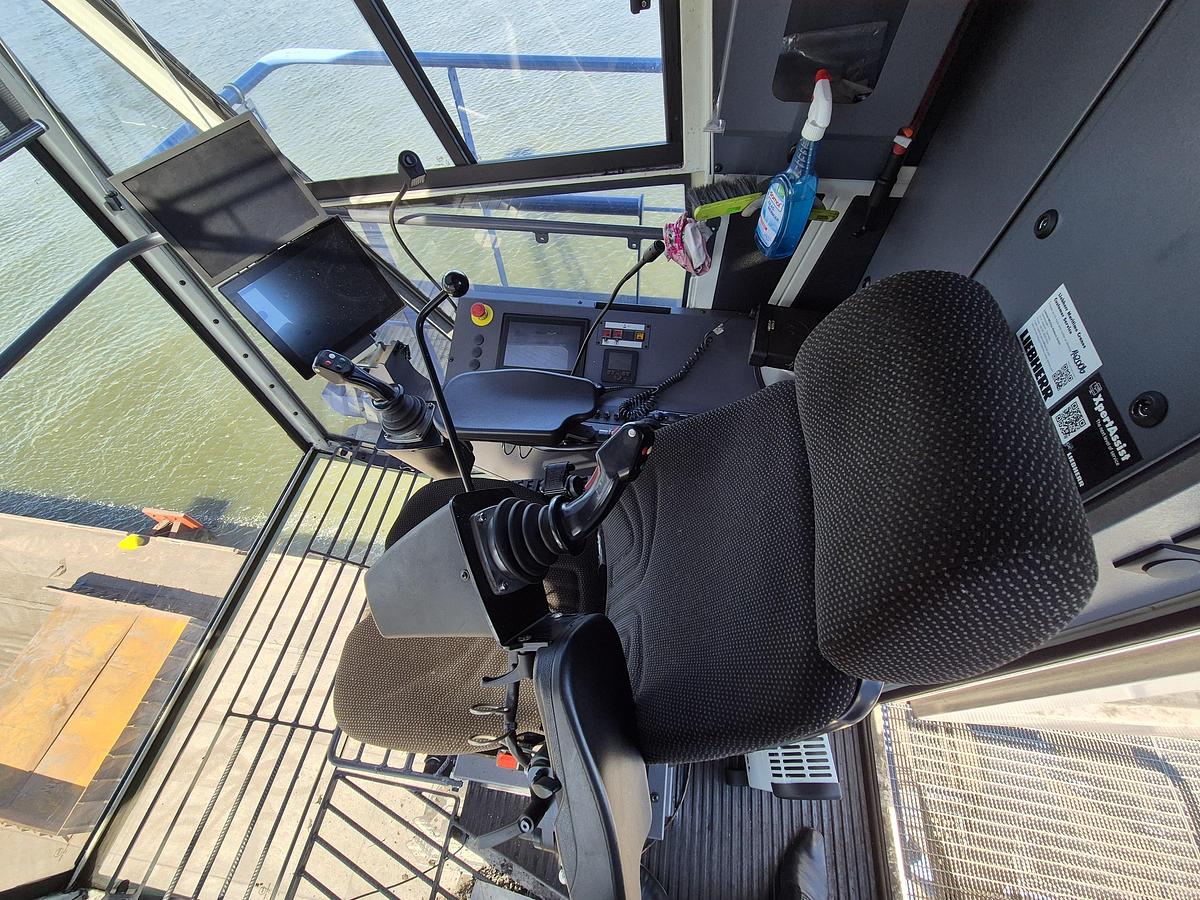 Used Liebherr LHM550