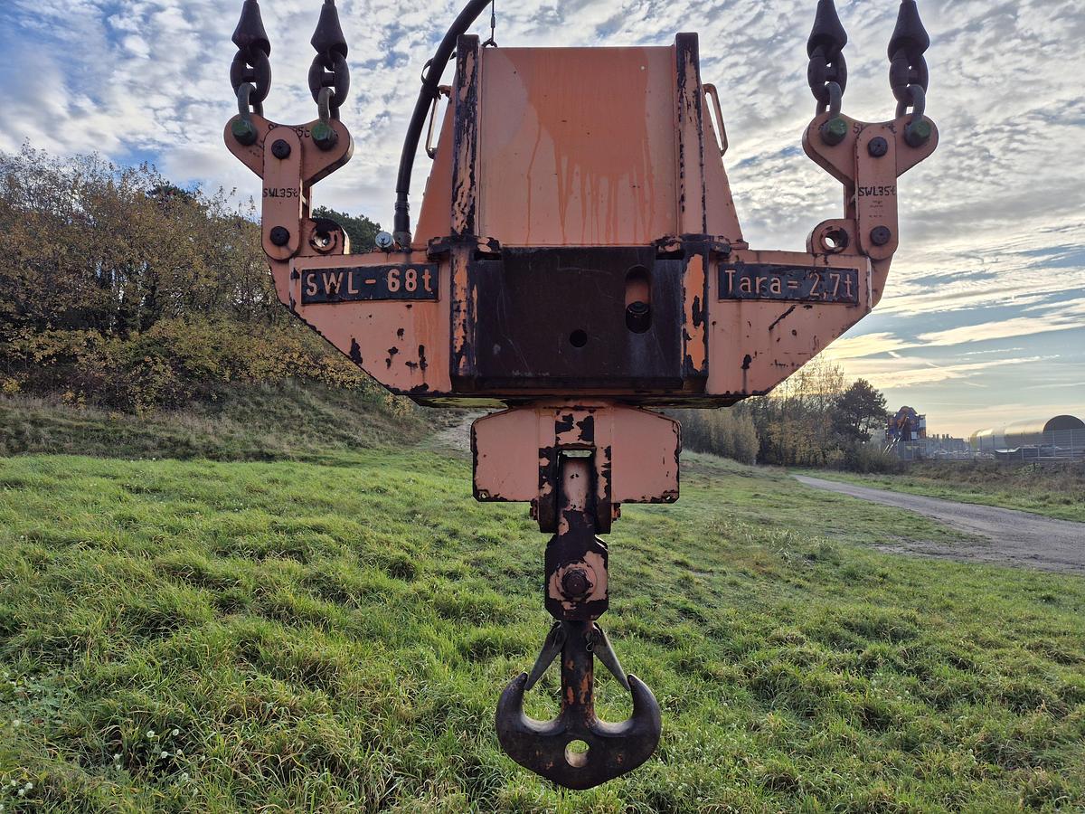 Used Liebherr LHM 250