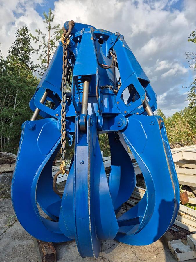 Refurbished SMAG Peiner MMG 6.3 cbm scrap handling electrohydraulic orange peel grab