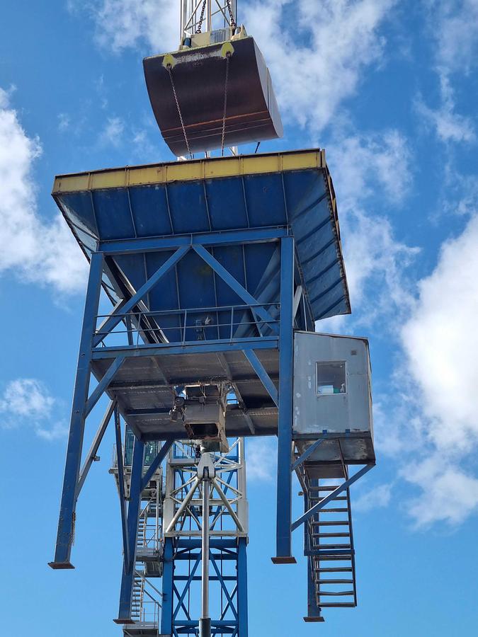 Used Bulk materials hooper